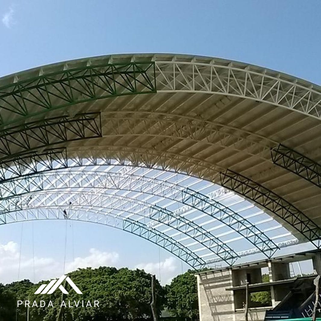 Fabricación e Instalación de Cubierta y estructura metálica curva con teja sin traslapo Standing Seam DESKA en Ferias Ganaderas de Valledupar - Valledupar, Cesar