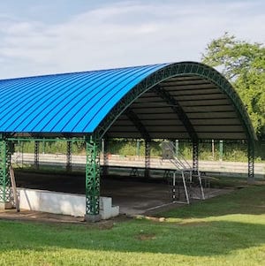 Fabricación e Instalación de Cubierta metálica curva con Teja Standing Seam sin traslapo en Colegio Santa Isabel de Hungria - Floridablanca, Santander