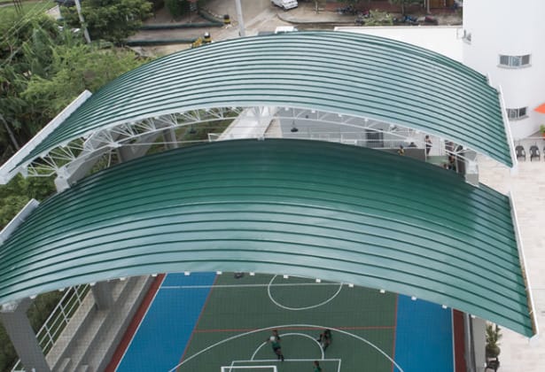 Fabricación e Instalación de Cubierta con Teja Standing Seam sin traslapo en Sede recreacional Comfenalco - Sabana de torres, Santander