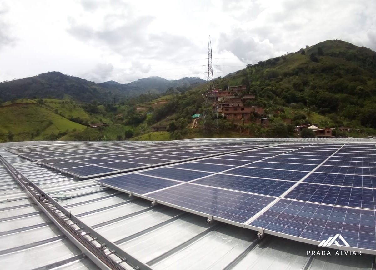 Fabricación e Instalación de Cubierta con Teja Standing Seam sin traslapo en Bodega Invesa - Girardota, Antioquia